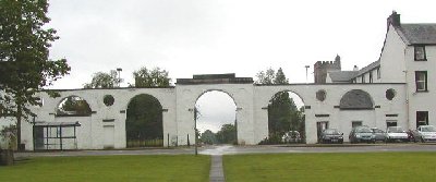 the Avenue and the Gate